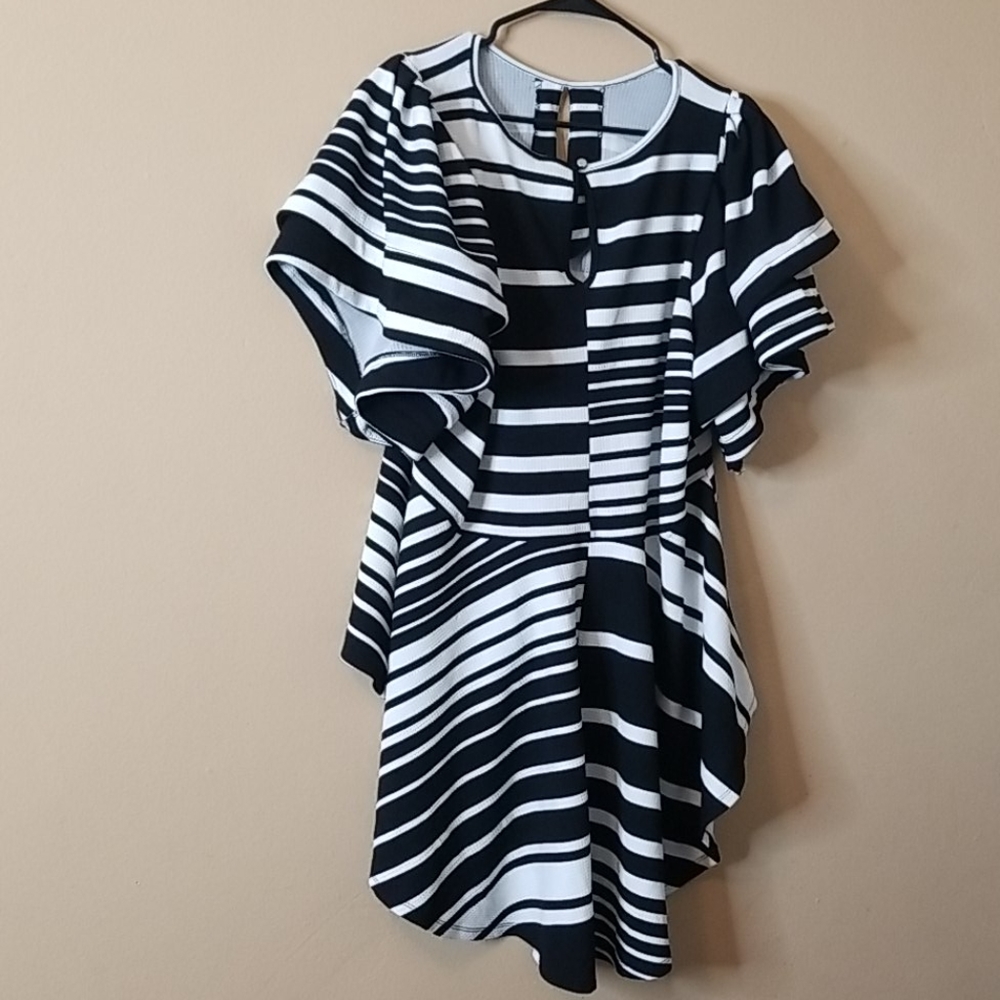 IMPULSIVE RUFFLE pepplum top - Picture 4 of 8